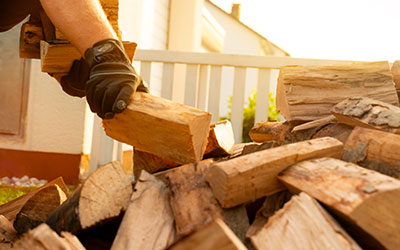 Livraison de bois et granulés : quelle quantité prévoir pour l’hiver ?
